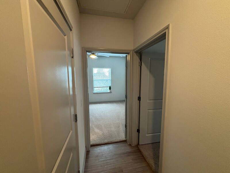 Building Photo - 950 FM2001