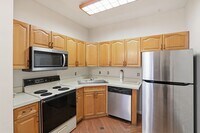 Building Photo - 15663 Viewpoint Cir