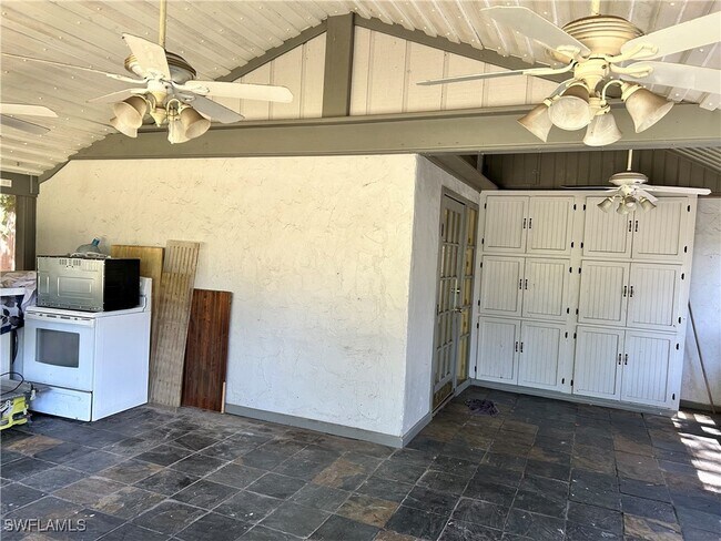 Building Photo - 10511 Orange River Blvd
