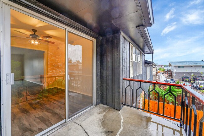 Building Photo - 2902 Airport Rd