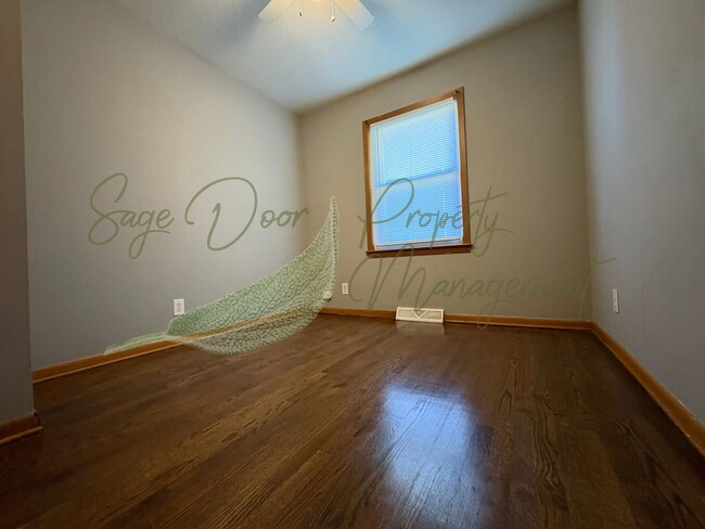 Building Photo - 3213-3215 Marsh Ave