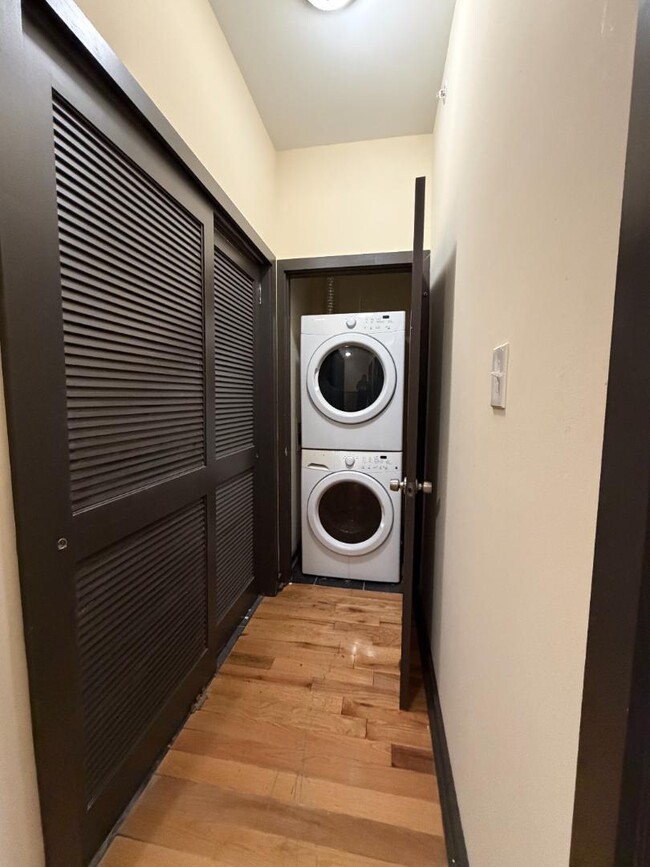 Building Photo - 1911 N Gratz St