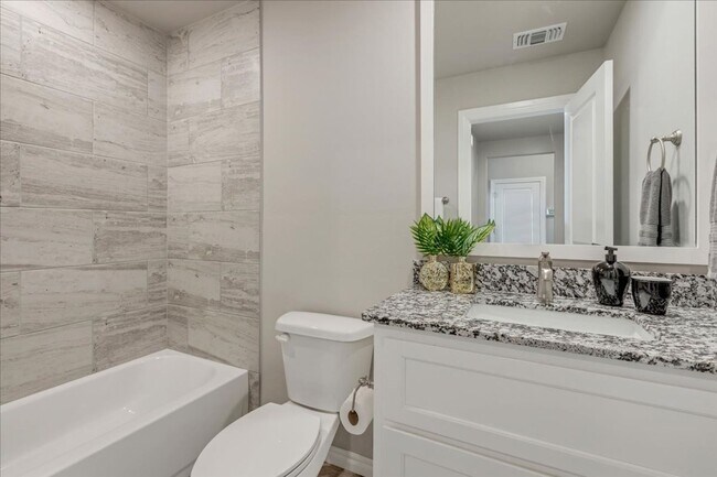 Building Photo - Nearly New Yukon Schools