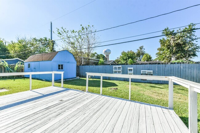 Building Photo - 3706 Ramsey Dr