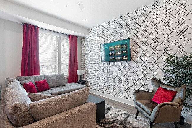 Building Photo - 2135 24th Ave N