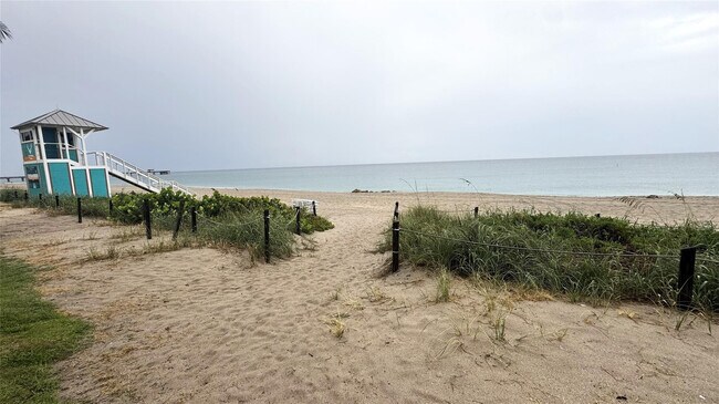 Building Photo - 770 SE 2nd Ave