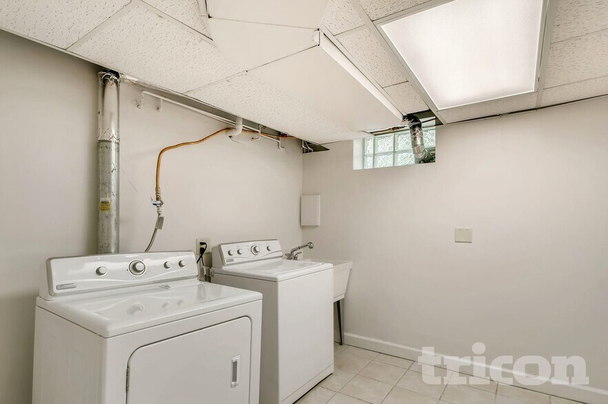 Building Photo - 2545 Edgerton St