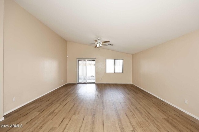 Building Photo - 10532 W Pomo St