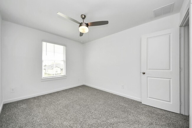 Building Photo - 7811 Bel Fiore Dr