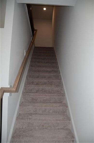 Building Photo - 1331 Pt Pl Dr