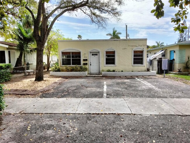 Building Photo - 1934 Rodman St