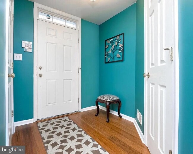 Primary Photo - 6 Eagle Ln