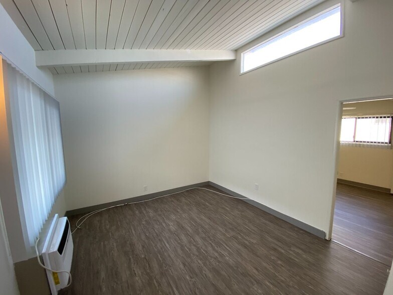 Building Photo - 3538 Keystone Av