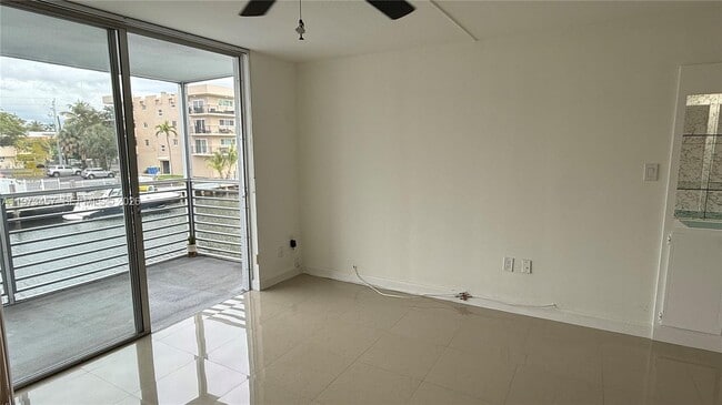 Building Photo - 3849 NE 169th St