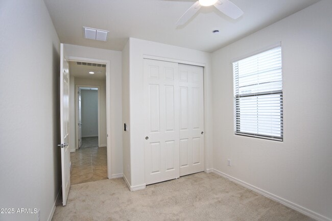 Building Photo - 831 W Finch Dr