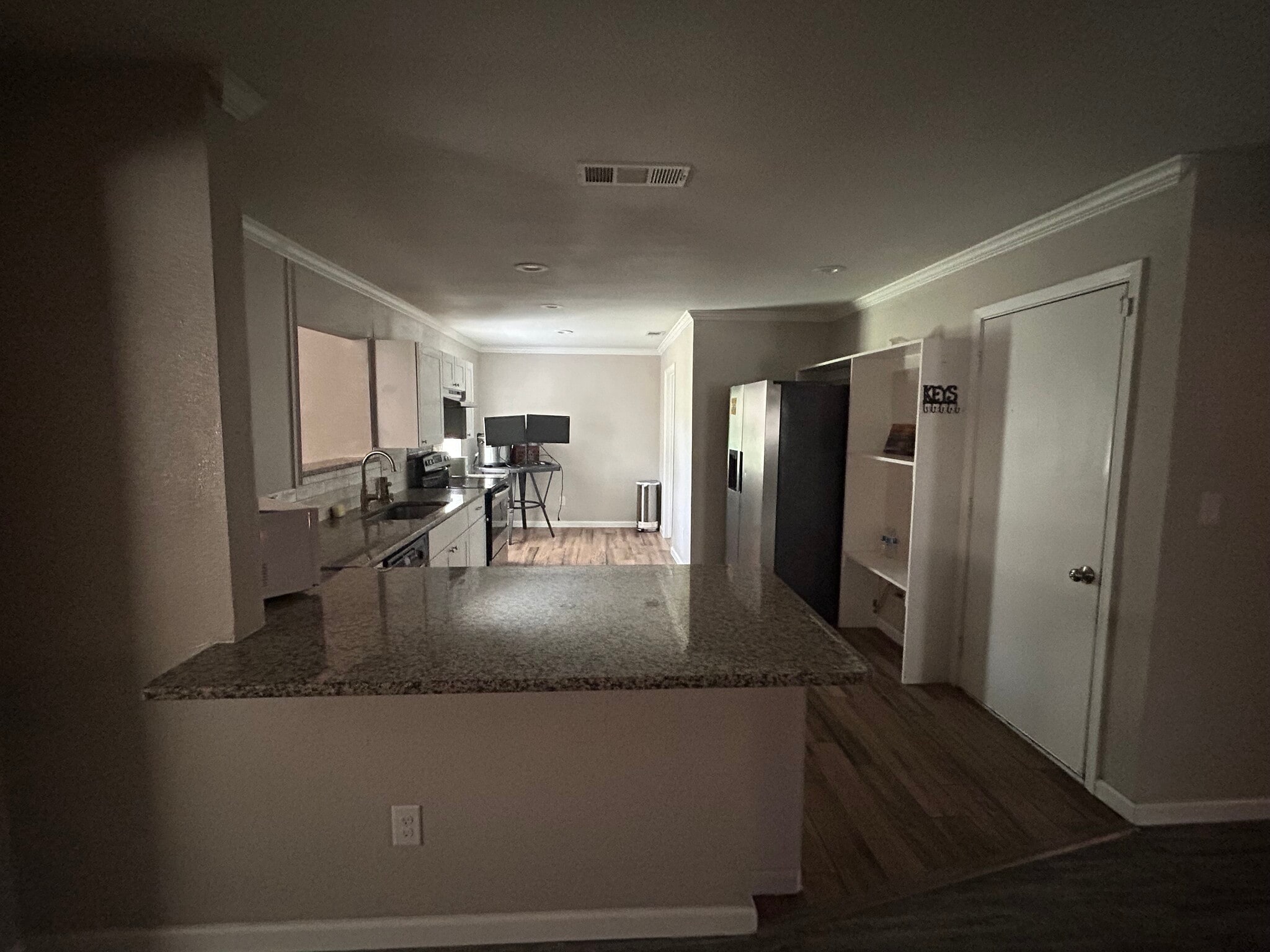 Building Photo - 2808 Buena Vista Dr