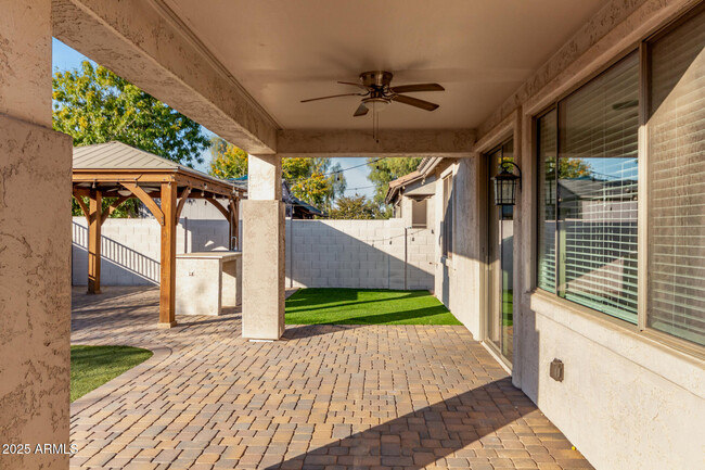 Building Photo - 19371 E Carriage Way