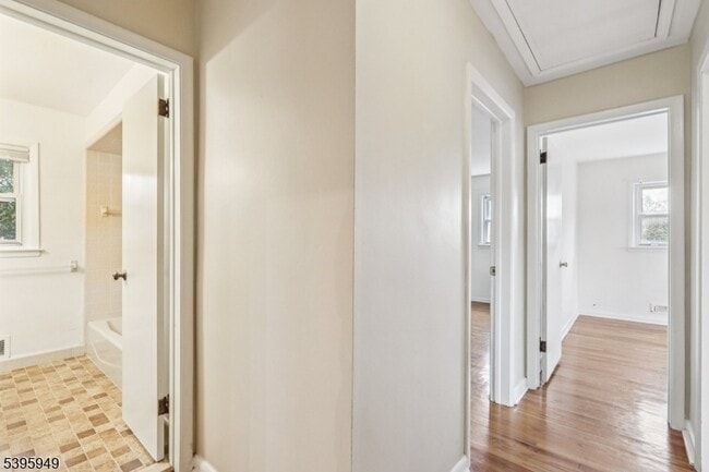 Building Photo - 145 Vivian Ave