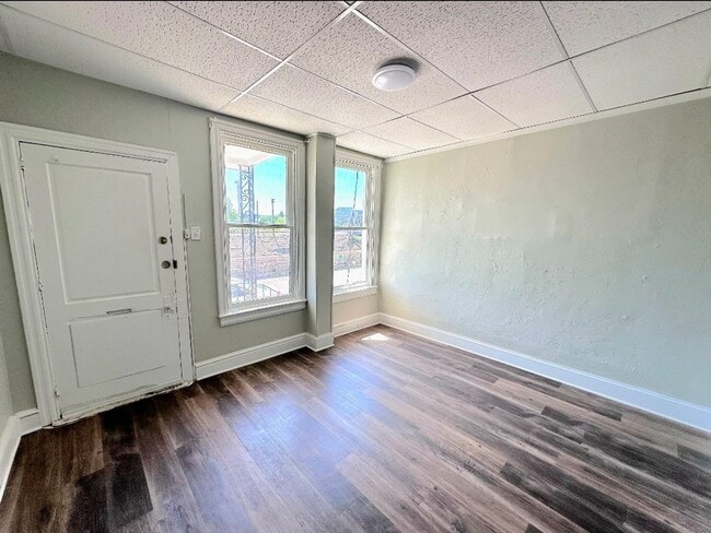 Building Photo - Large 2 bedroom House for Rent