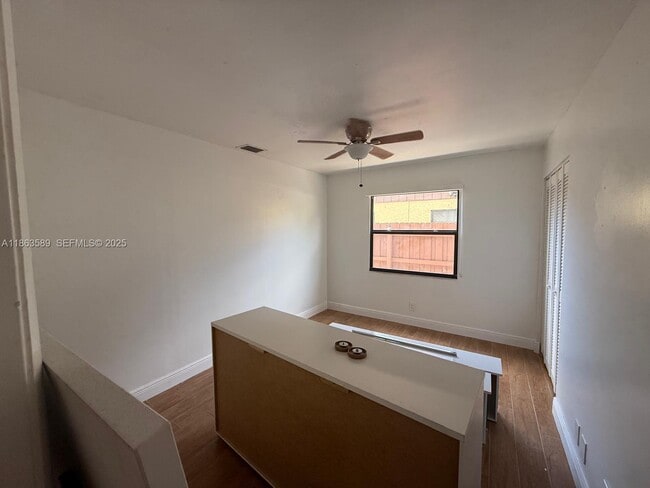 Building Photo - 4403 NW 4th Ave