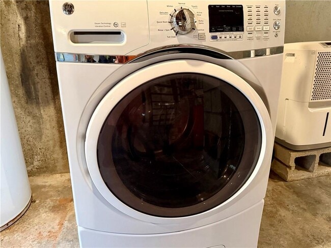 Building Photo - 7 Salt Pond Way