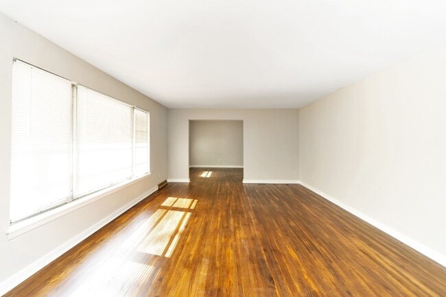 Building Photo - Available Now! Spacious 3BR/2BA with Luxurious Touches!