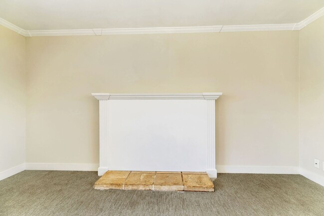 Building Photo - Move-In Ready Cambrian Gem – New Appliances and many upgrades!