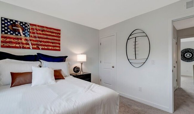 Building Photo - Gorgeous 5 Bedroom Homes