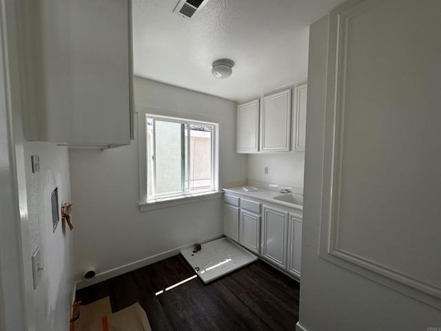 Building Photo - 6957 Catamaran Dr