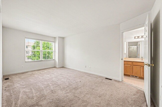 Building Photo - 2878 Barclay Wy