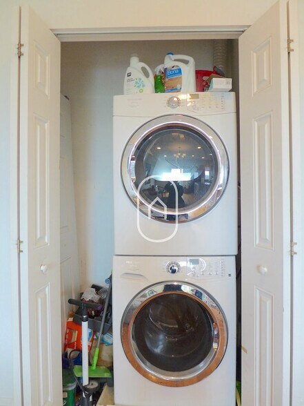 Building Photo - 4 Fisher Ave