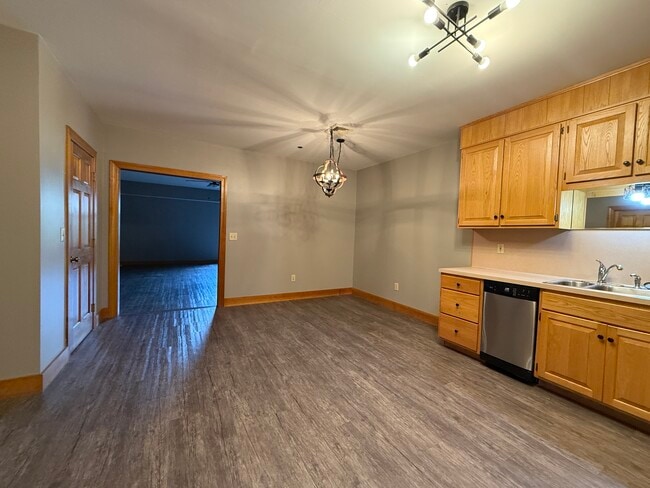 Building Photo - 11 Centre St