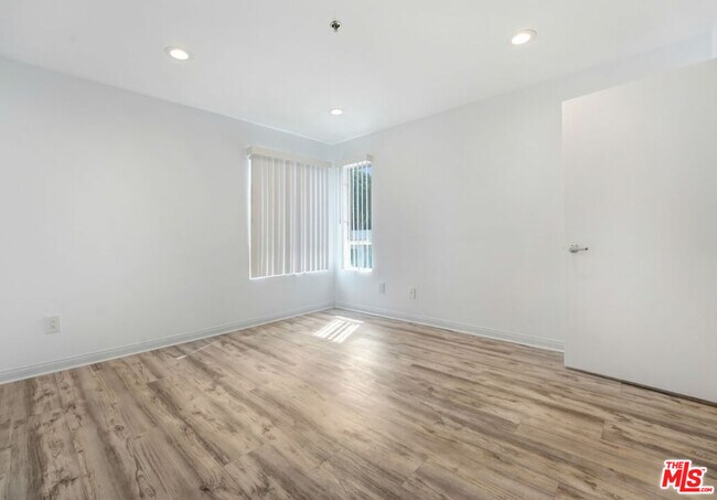 Building Photo - 2301 Santa Monica Blvd