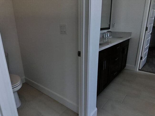 Building Photo - Beautiful 4 bedroom new home in Sierra wes...