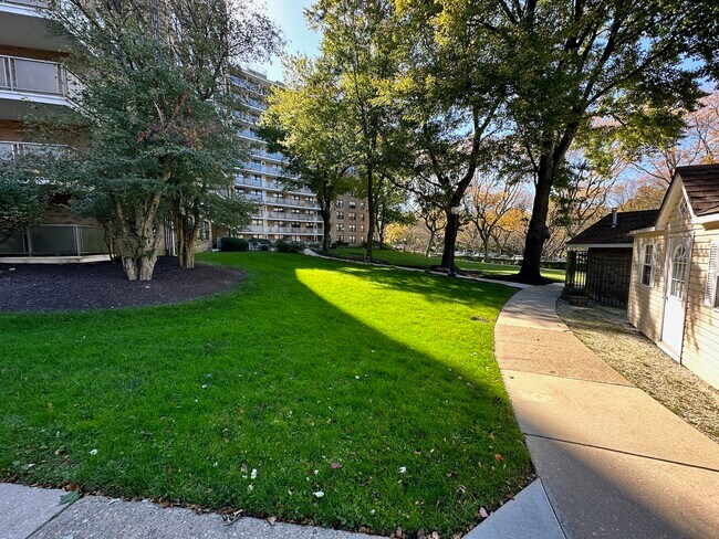 Building Photo - 1600 Hagys Ford Rd