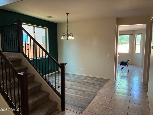 Building Photo - 3340 S Sunland Dr