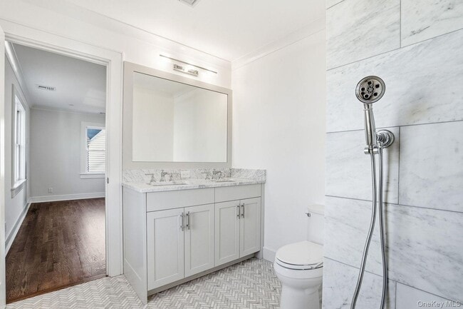 Building Photo - 71 Henry Ave