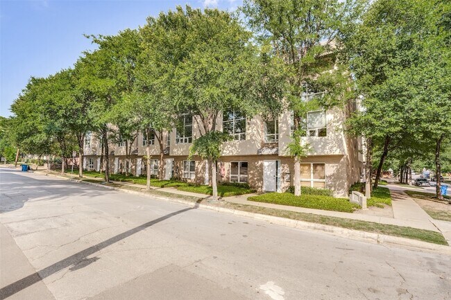 Building Photo - 4100 Travis St