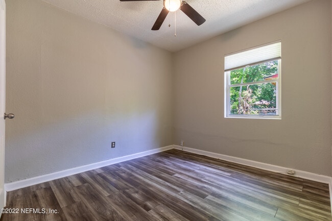Building Photo - 3323 Rosselle St