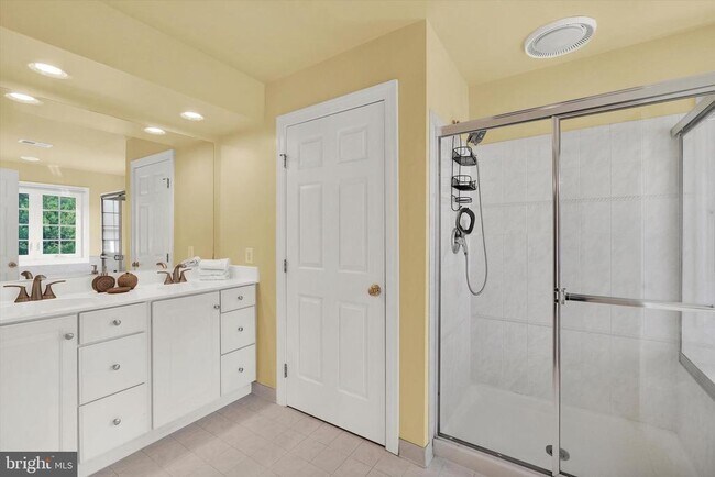 Building Photo - 10427 Overgate Pl