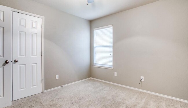 Building Photo - 4500 Lacebark Ln