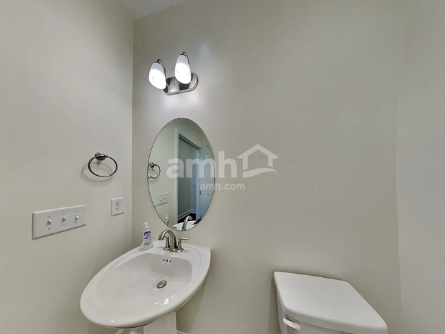 Building Photo - 601 Drema Ct