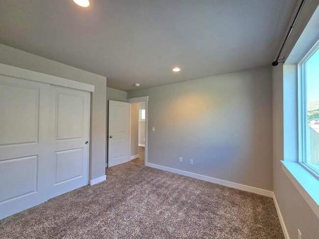 Building Photo - New Construction Three Bedroom Two Bath Ra...