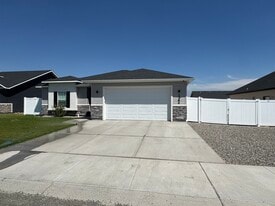 Front of house - 1264 Terra Ave