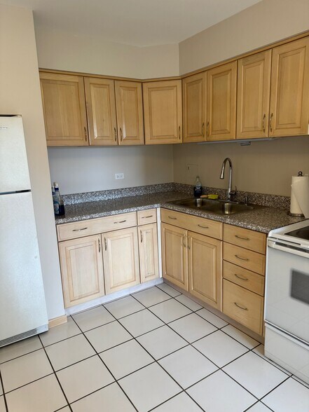 Building Photo - 2423 E Olive St