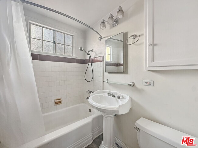 Building Photo - 5962 W 85th Pl