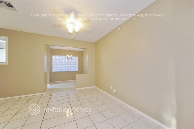 Building Photo - 2213 Boxwood Way