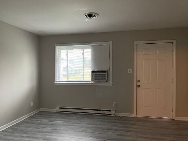 Building Photo - N Valor Drive 1633