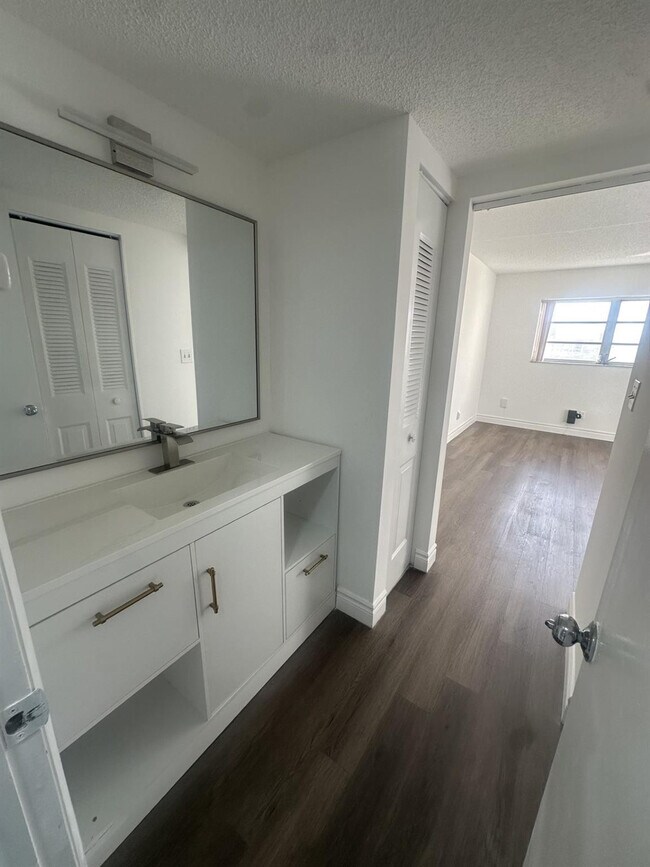 Building Photo - 5860 NW 64th Ave