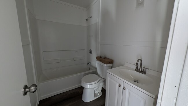 Building Photo - 1027 E Wallace St